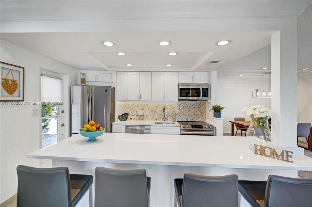 最近售出: $895,000 (3 贝兹, 2 浴室, 1740 平方英尺)