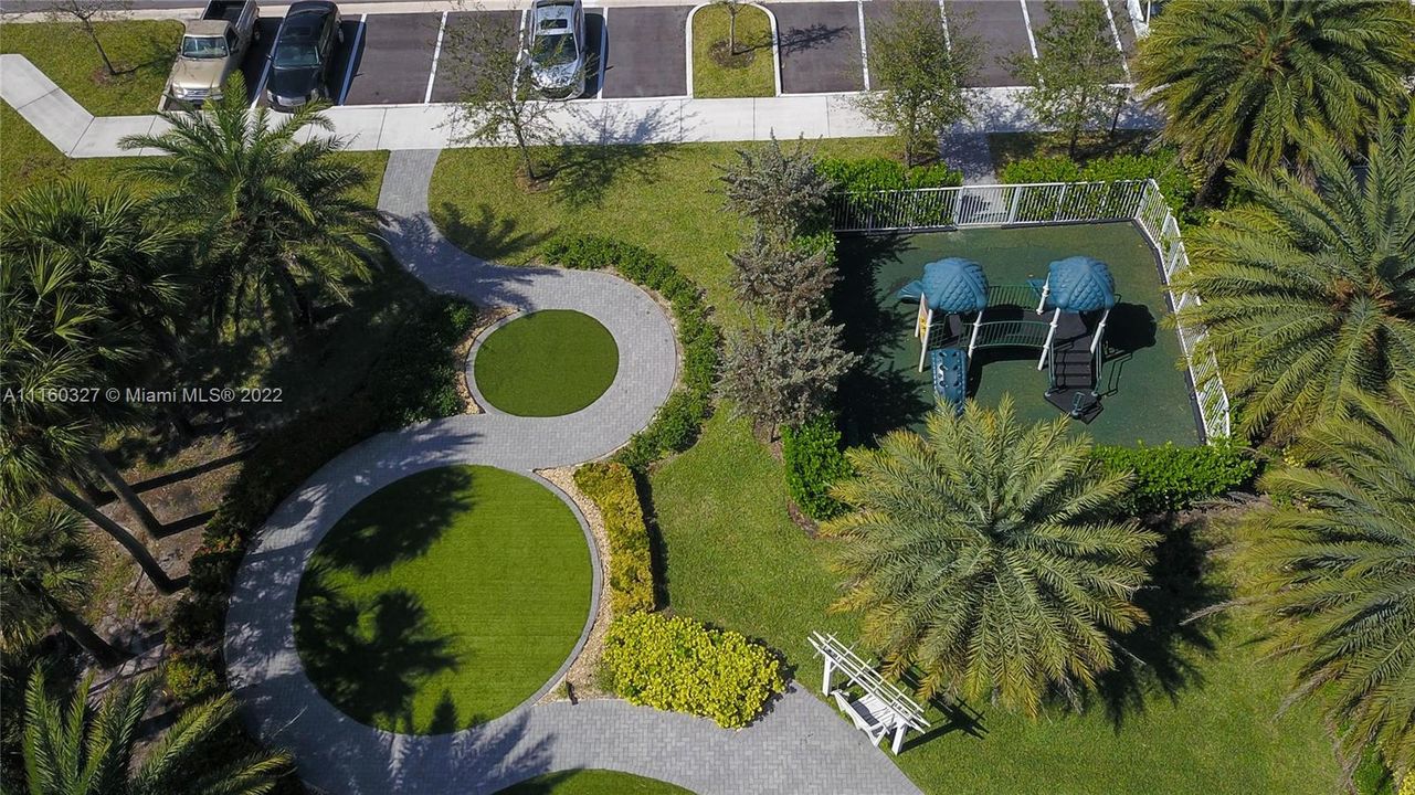 Недавно продано: $430,000 (3 спален, 2 ванн, 1642 Квадратных фут)