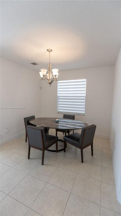 Недавно продано: $430,000 (3 спален, 2 ванн, 1642 Квадратных фут)