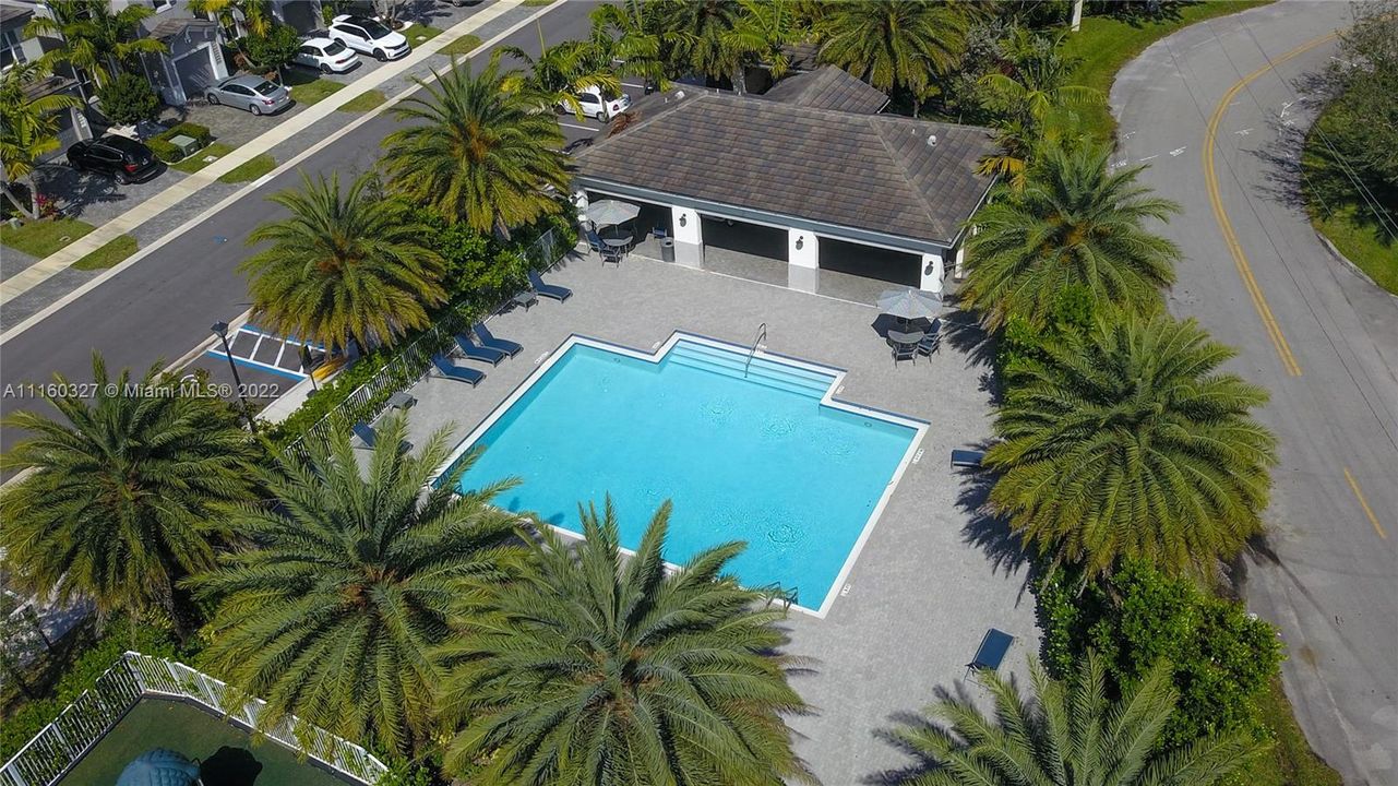 Недавно продано: $430,000 (3 спален, 2 ванн, 1642 Квадратных фут)