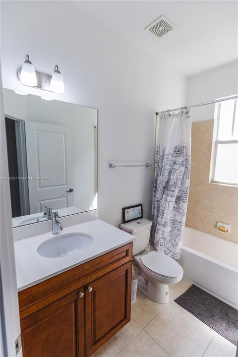 Недавно продано: $430,000 (3 спален, 2 ванн, 1642 Квадратных фут)