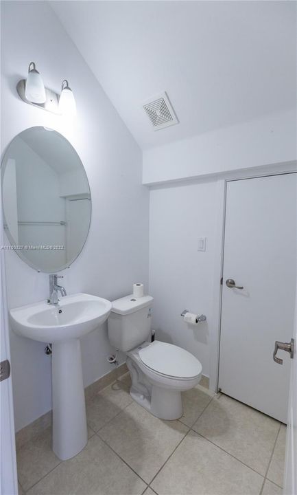 Недавно продано: $430,000 (3 спален, 2 ванн, 1642 Квадратных фут)