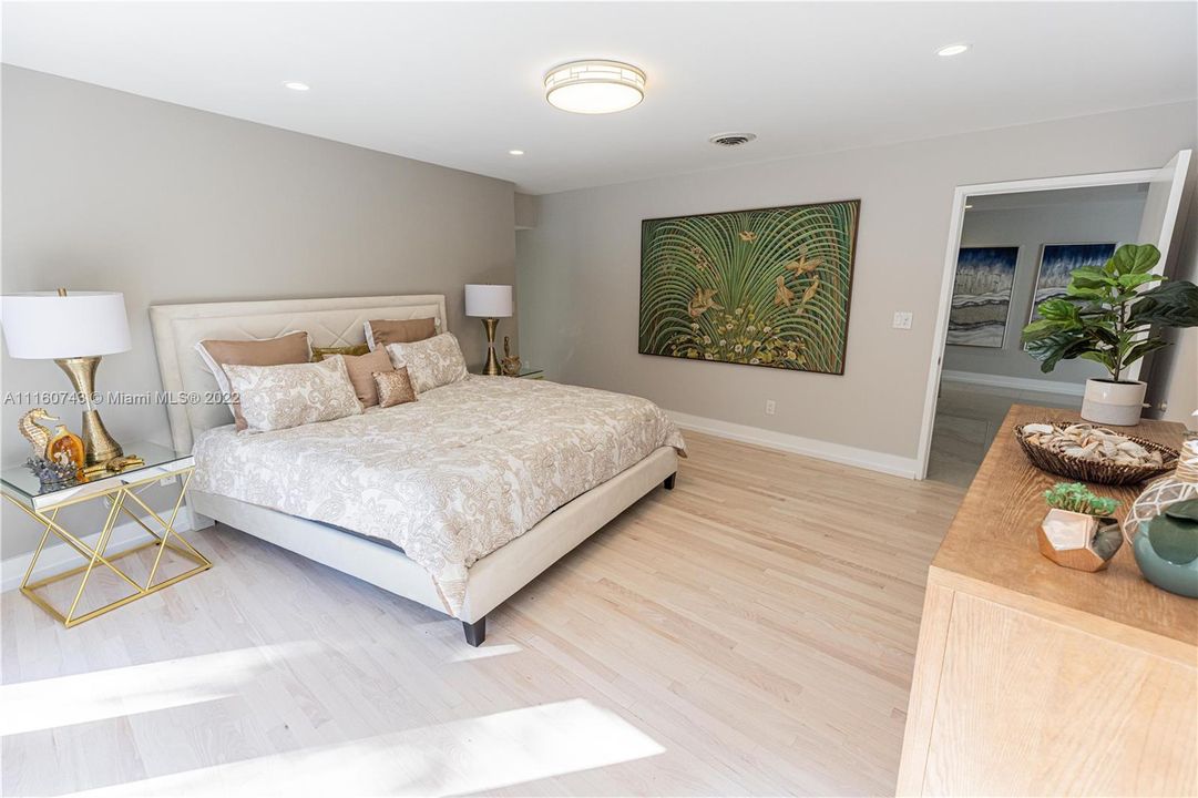 Recently Sold: $2,690,000 (3 beds, 3 baths, 3407 Square Feet)