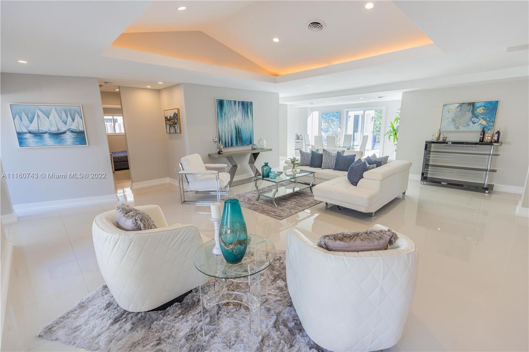 Recently Sold: $2,690,000 (3 beds, 3 baths, 3407 Square Feet)