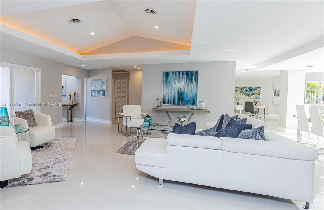 Recently Sold: $2,690,000 (3 beds, 3 baths, 3407 Square Feet)