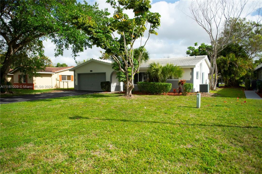 最近售出: $529,900 (3 贝兹, 2 浴室, 1670 平方英尺)