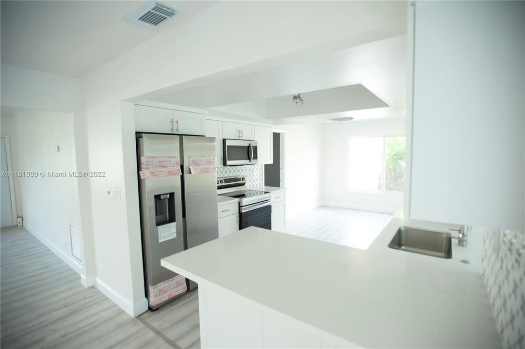 最近售出: $529,900 (3 贝兹, 2 浴室, 1670 平方英尺)