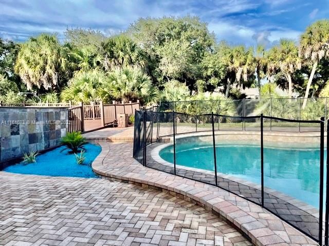 Recently Sold: $699,950 (5 beds, 3 baths, 0 Square Feet)