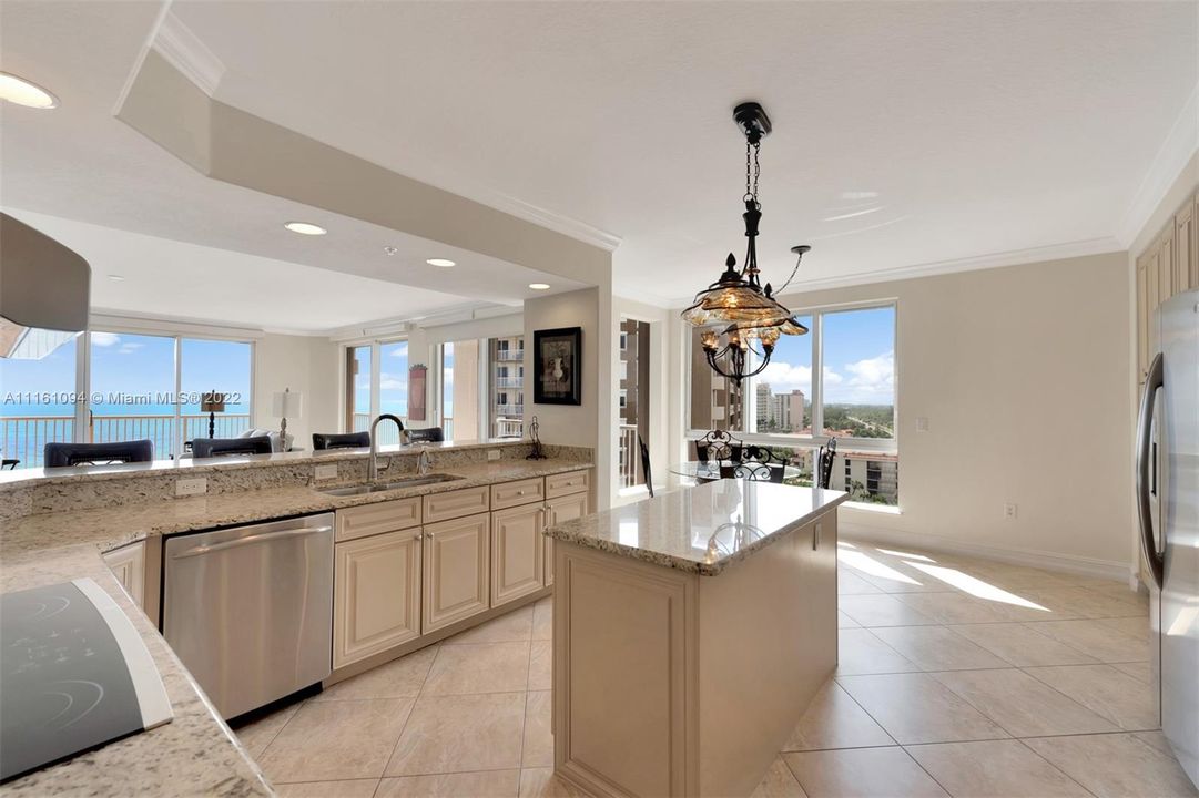 Recientemente alquilado: $5,900 (3 camas, 3 baños, 2833 Pies cuadrados)