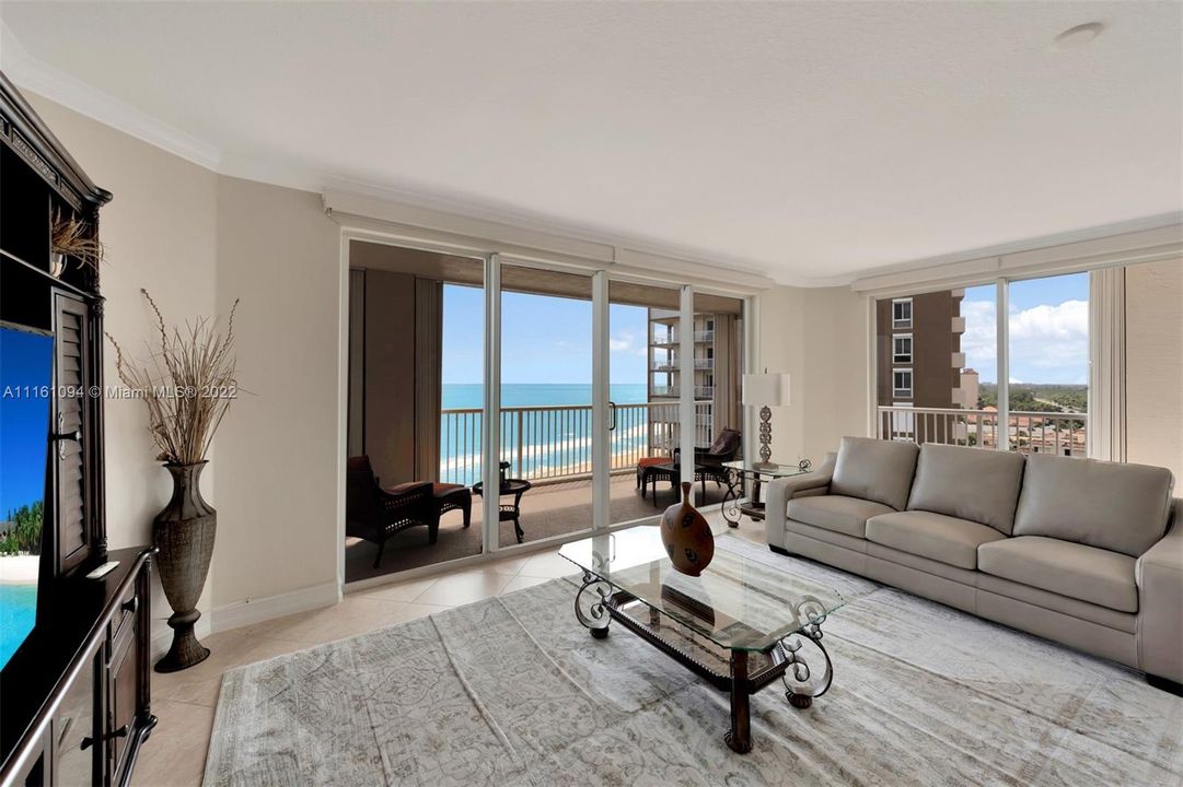 Recientemente alquilado: $5,900 (3 camas, 3 baños, 2833 Pies cuadrados)