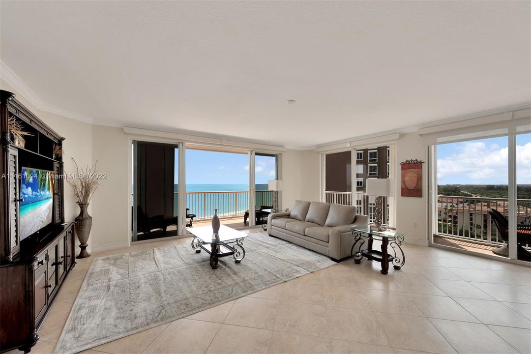 Recientemente alquilado: $5,900 (3 camas, 3 baños, 2833 Pies cuadrados)