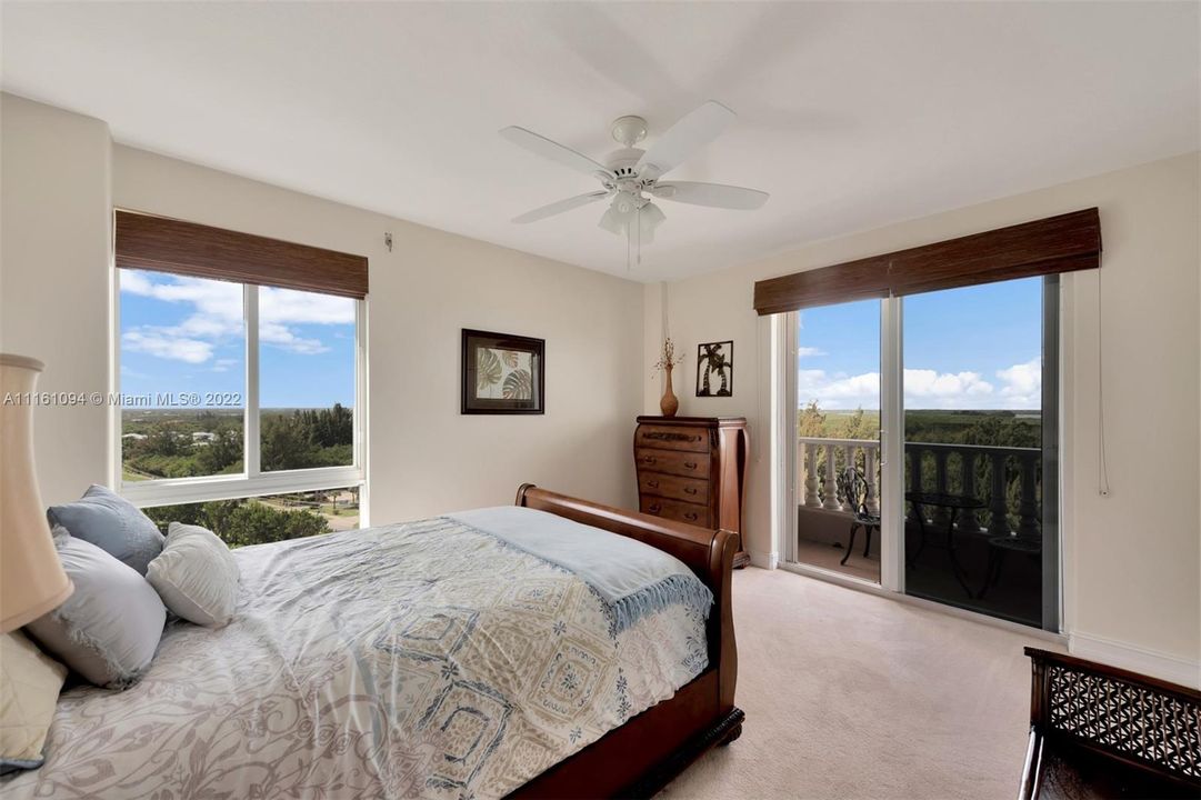 Recientemente alquilado: $5,900 (3 camas, 3 baños, 2833 Pies cuadrados)