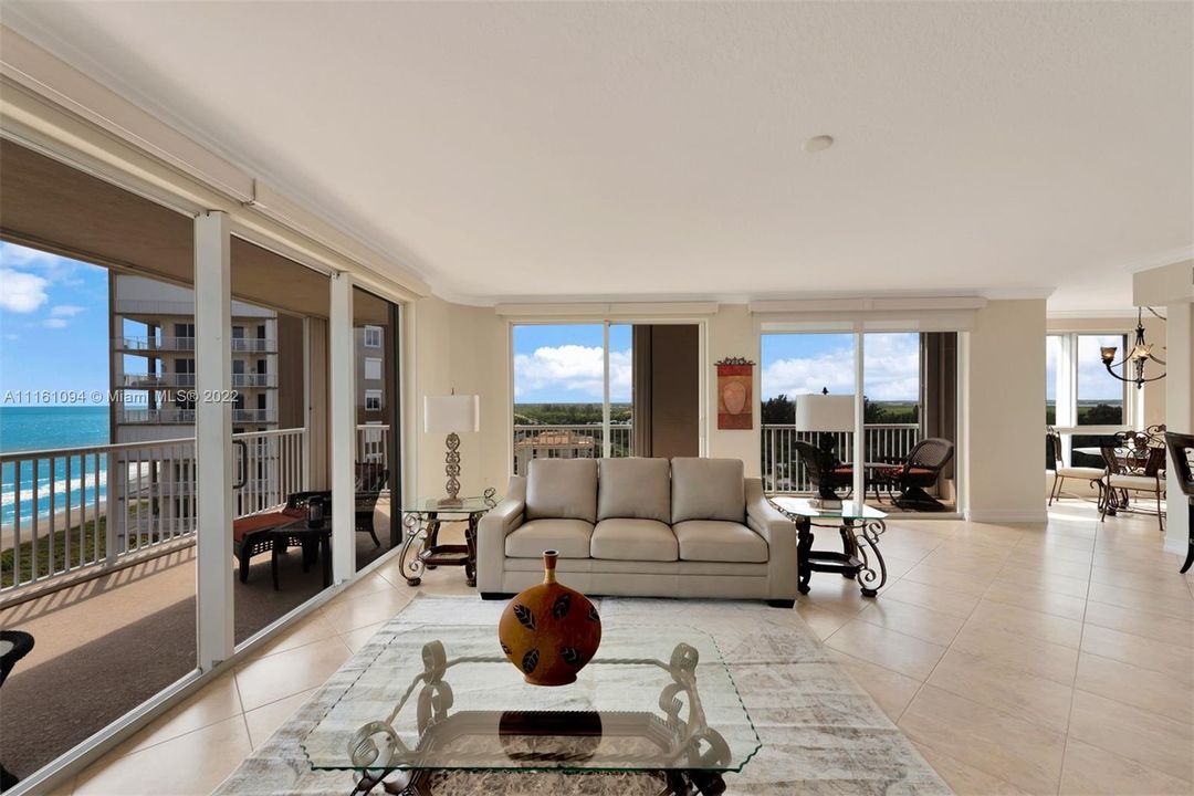 Recientemente alquilado: $5,900 (3 camas, 3 baños, 2833 Pies cuadrados)