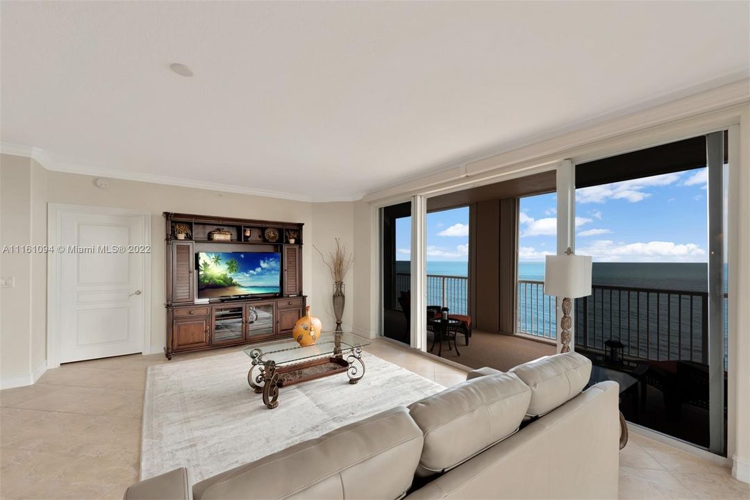 Recientemente alquilado: $5,900 (3 camas, 3 baños, 2833 Pies cuadrados)