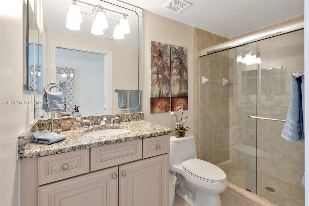 Recientemente alquilado: $5,900 (3 camas, 3 baños, 2833 Pies cuadrados)