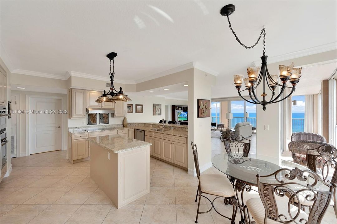 Recientemente alquilado: $5,900 (3 camas, 3 baños, 2833 Pies cuadrados)