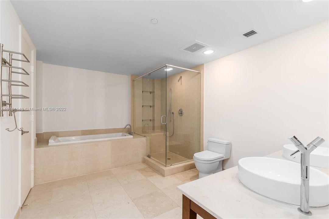 最近售出: $960,000 (2 贝兹, 2 浴室, 1386 平方英尺)
