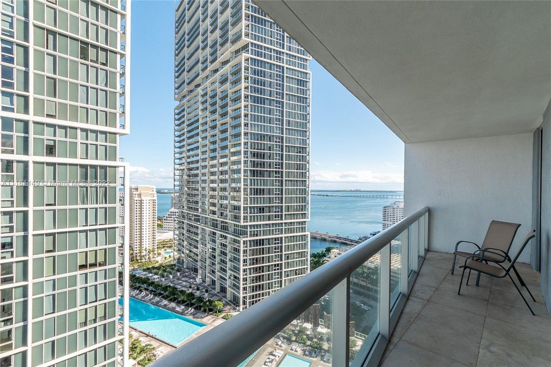 Recently Sold: $960,000 (2 beds, 2 baths, 1386 Square Feet)