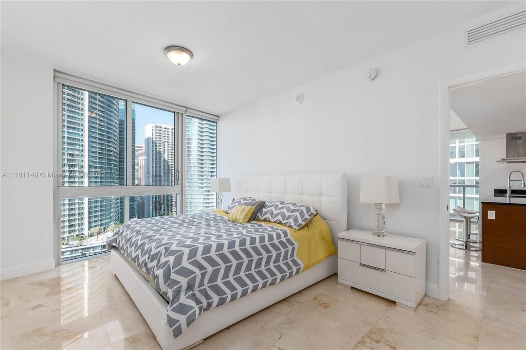 Recently Sold: $960,000 (2 beds, 2 baths, 1386 Square Feet)