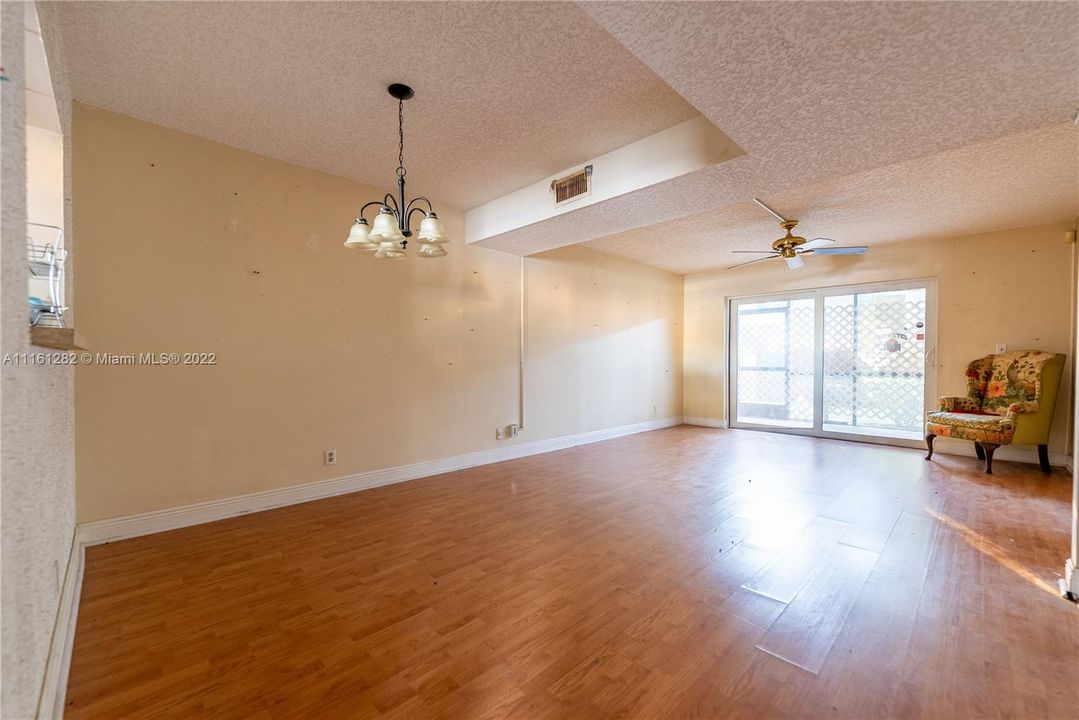 最近售出: $145,000 (2 贝兹, 2 浴室, 1020 平方英尺)