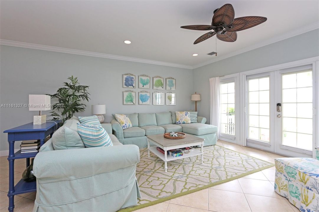 Recently Sold: $1,200,000 (3 beds, 2 baths, 1600 Square Feet)