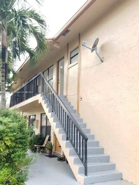 Recently Sold: $257,000 (2 beds, 2 baths, 750 Square Feet)
