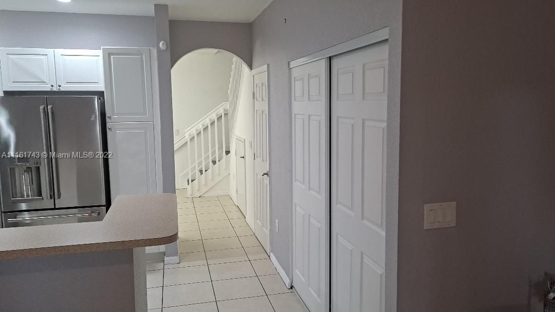 From kitchen to diningroom