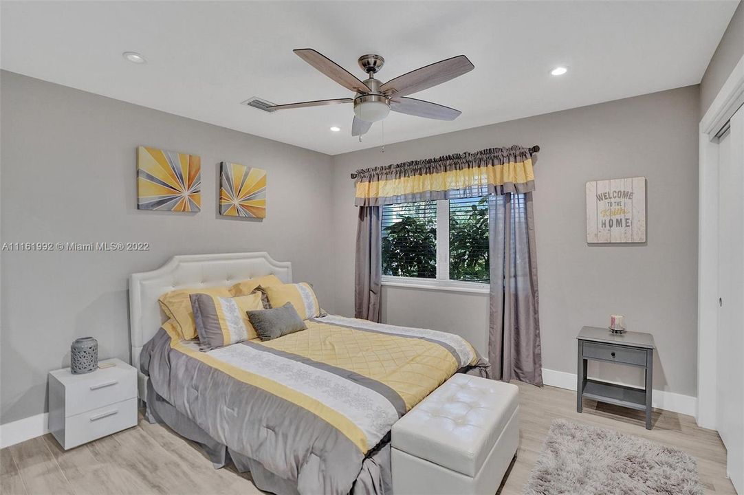 Recently Sold: $2,500,000 (4 beds, 3 baths, 2036 Square Feet)