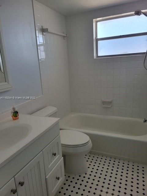 Recently Sold: $189,900 (1 beds, 1 baths, 997 Square Feet)