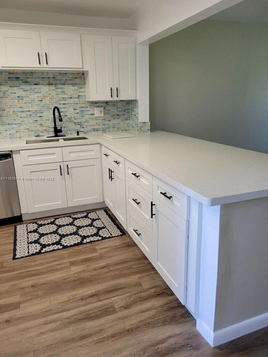 Recently Sold: $189,900 (1 beds, 1 baths, 997 Square Feet)