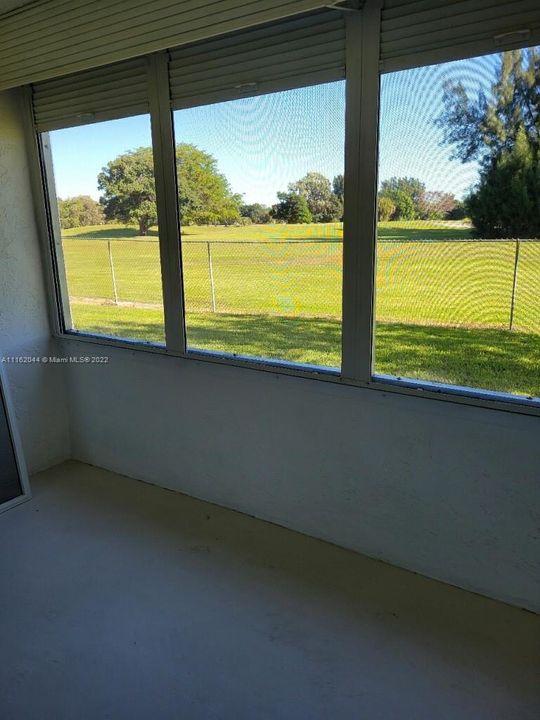 Recently Sold: $189,900 (1 beds, 1 baths, 997 Square Feet)