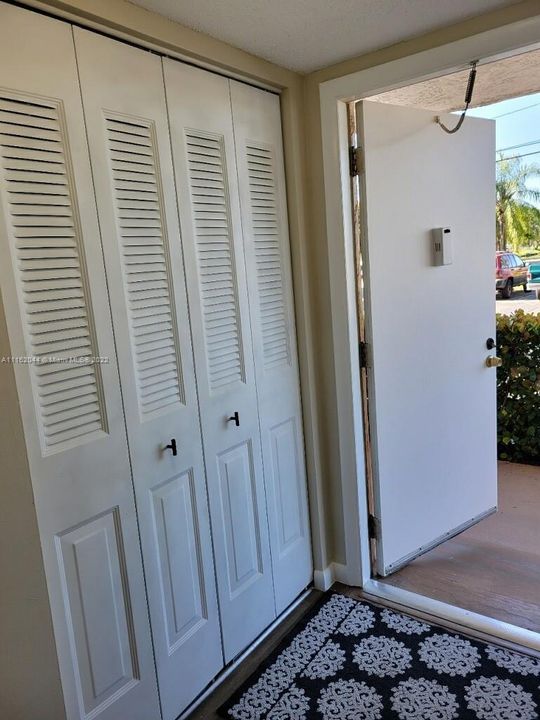 Recently Sold: $189,900 (1 beds, 1 baths, 997 Square Feet)