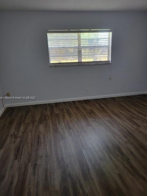 Recently Sold: $189,900 (1 beds, 1 baths, 997 Square Feet)