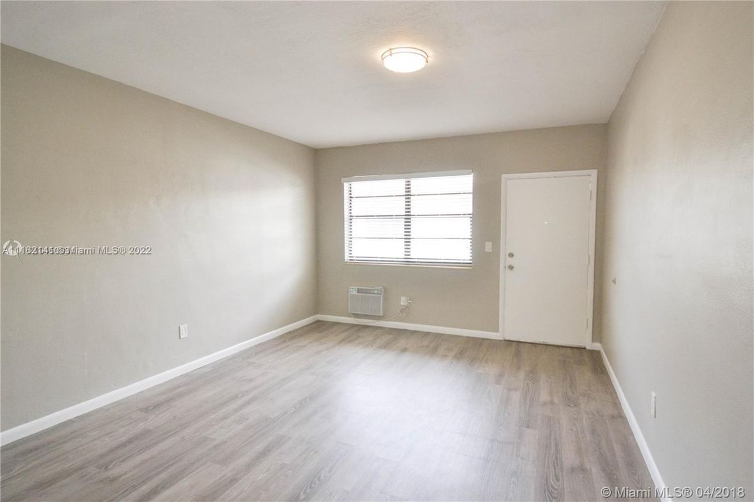 Recently Rented: $1,400 (0 beds, 1 baths, 600 Square Feet)