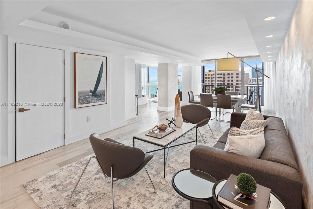 Recently Sold: $2,395,000 (3 beds, 3 baths, 2835 Square Feet)