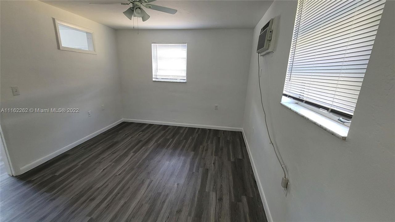 Recently Rented: $1,450 (1 beds, 1 baths, 500 Square Feet)