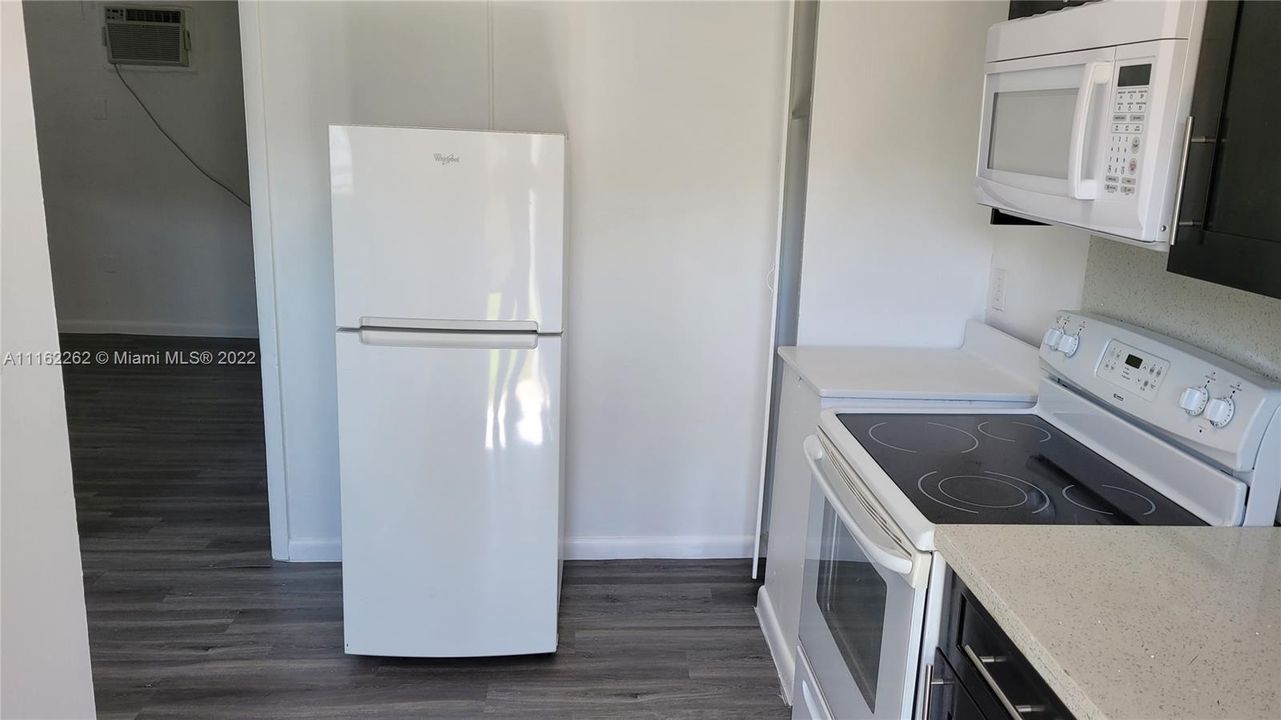 Recently Rented: $1,450 (1 beds, 1 baths, 500 Square Feet)