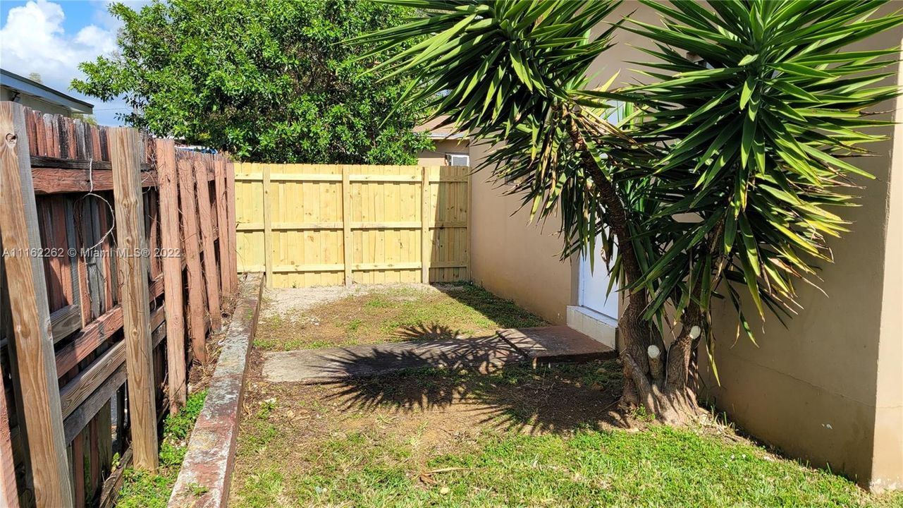 Recently Rented: $1,450 (1 beds, 1 baths, 500 Square Feet)