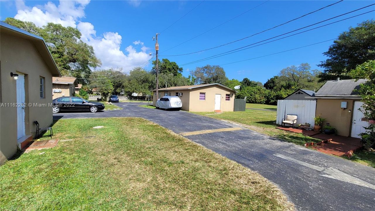 Recently Rented: $1,450 (1 beds, 1 baths, 500 Square Feet)