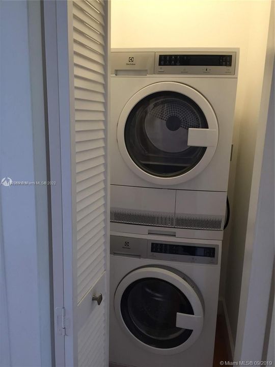 Recently Rented: $2,000 (1 beds, 1 baths, 675 Square Feet)