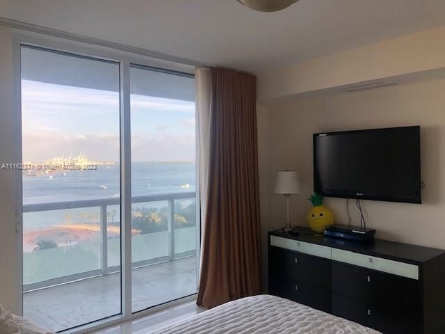 最近租的: $4,500 (2 贝兹, 2 浴室, 1357 平方英尺)