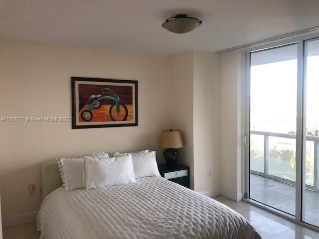 最近租的: $4,500 (2 贝兹, 2 浴室, 1357 平方英尺)