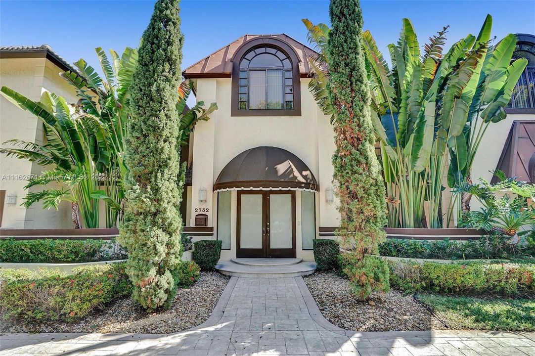 Recently Sold: $2,650,000 (4 beds, 4 baths, 4331 Square Feet)