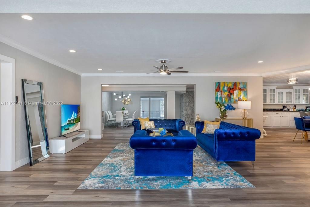 Recently Sold: $1,200,000 (5 beds, 3 baths, 4446 Square Feet)