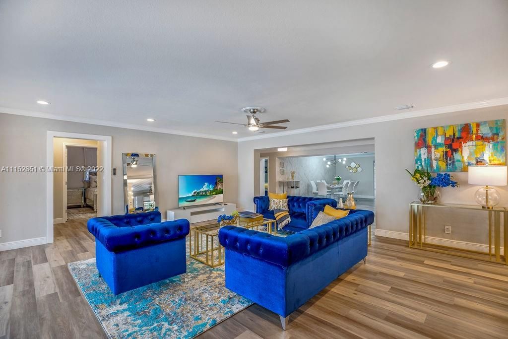 Recently Sold: $1,200,000 (5 beds, 3 baths, 4446 Square Feet)