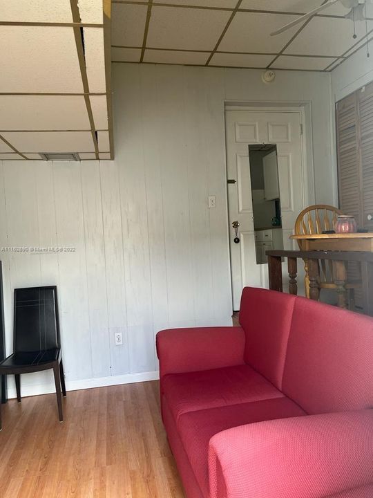 Recently Rented: $1,000 (1 beds, 1 baths, 1216 Square Feet)