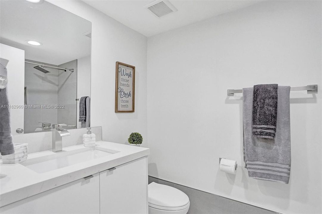 最近售出: $370,000 (2 贝兹, 2 浴室, 1138 平方英尺)