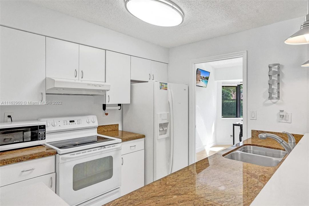 Recently Sold: $370,000 (2 beds, 2 baths, 1138 Square Feet)