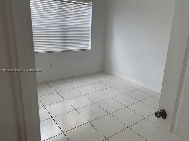 Recently Rented: $2,450 (3 beds, 2 baths, 1260 Square Feet)