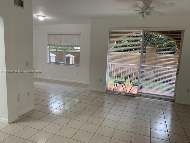 Recently Rented: $2,450 (3 beds, 2 baths, 1260 Square Feet)